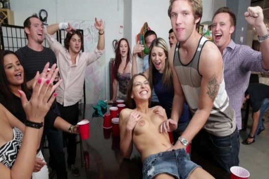 sex 18+ hàn Bữa tiệc xác thịt của đám bạn hư hỏng